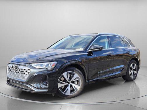2024 Audi Q8 e-tron Premium