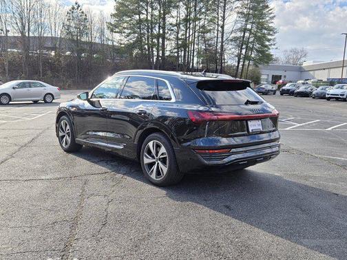 2024 Audi Q8 e-tron Premium