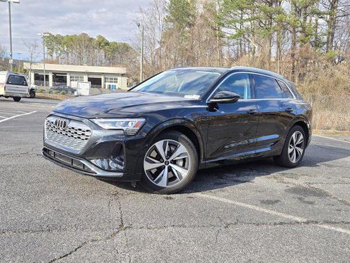 2024 Audi Q8 e-tron Premium