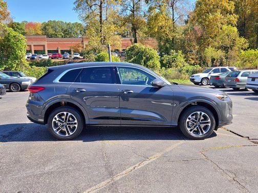 2025 Audi Q5 Premium TFSI quattro S tronic