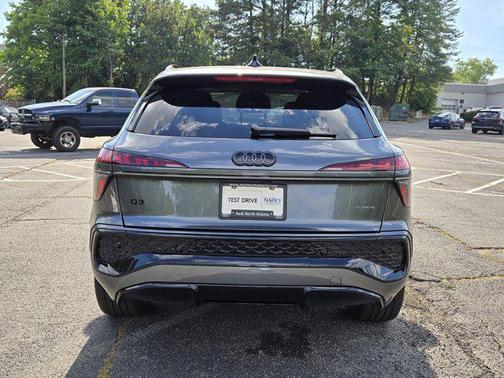 Daytona Gray Pearl Effect 2026 Audi Q3 TFSI quattro S tronic