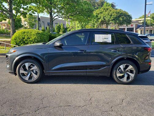 2025 Audi Q6 e-tron Premium Plus quattro