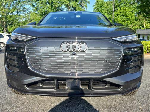 2025 Audi Q6 e-tron Premium Plus quattro