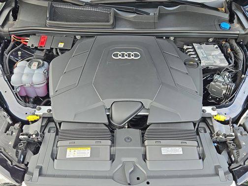 2025 Audi Q7 45 Premium Plus