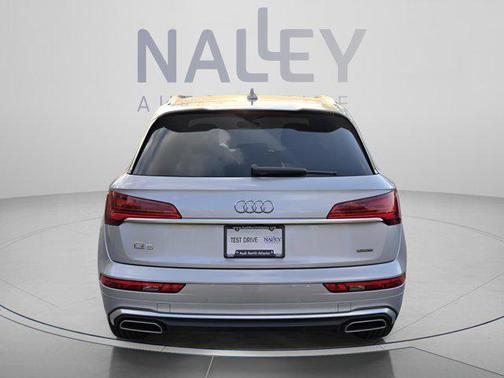 Florett Silver Metallic 2023 Audi Q5 45 S line Premium