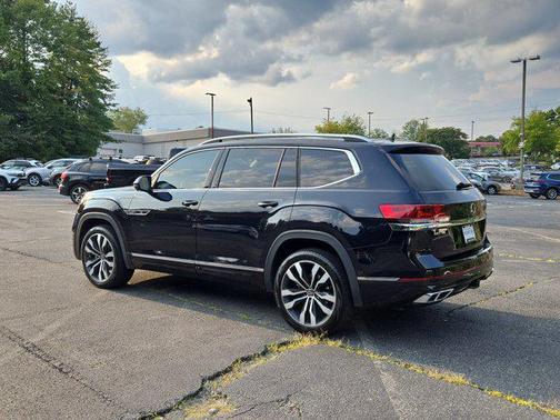 2023 Volkswagen Atlas 3.6L SEL Premium