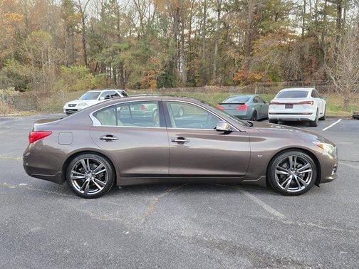 2015 INFINITI Q50 Premium
