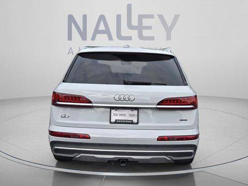 Glacier White Metallic 2023 Audi Q7 55 Prestige