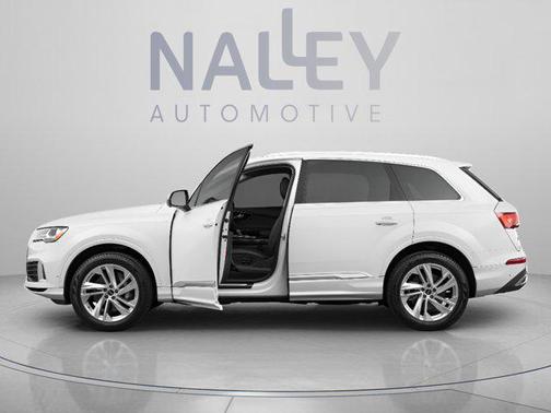 Glacier White Metallic 2023 Audi Q7 55 Prestige