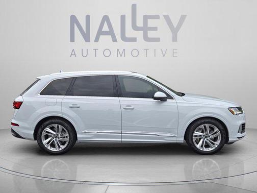 Glacier White Metallic 2023 Audi Q7 55 Prestige