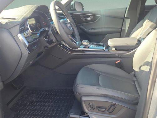 2025 Audi Q8 55 Premium Plus