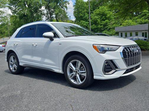 2022 Audi Q3 45 S line Premium