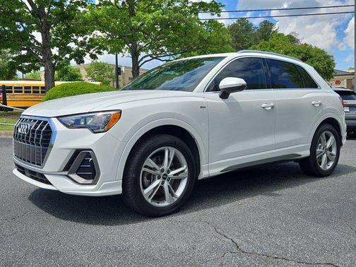 2022 Audi Q3 45 S line Premium