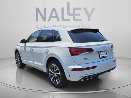 Glacier White Metallic 2023 Audi Q5 45 S line Premium Plus
