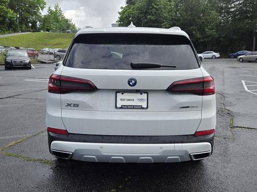 Alpine White 2022 BMW X5 PHEV xDrive45e