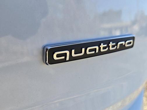 2026 Audi Q7 45 Premium