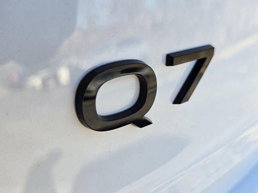 2026 Audi Q7 45 Premium