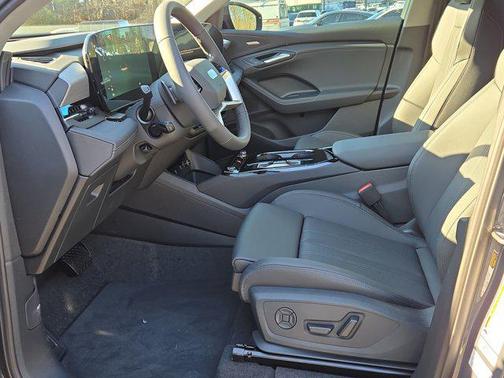 2025 Audi Q6 e-tron Premium Plus quattro