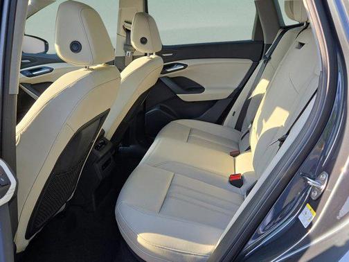 2025 Audi Q6 e-tron Premium Plus quattro