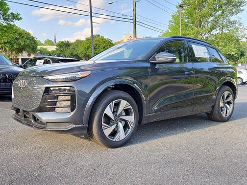 2025 Audi Q6 e-tron Premium Plus quattro