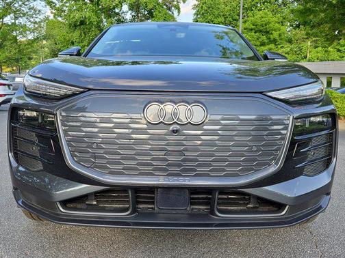 2025 Audi Q6 e-tron Premium Plus quattro