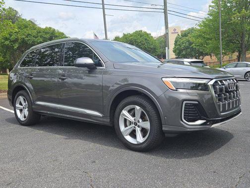 2025 Audi Q7 45 Premium