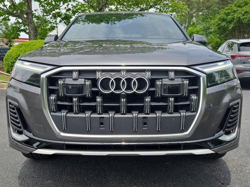2025 Audi Q7 45 Premium