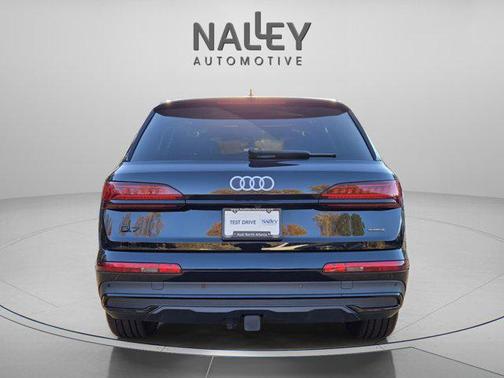 2023 Audi Q7 45 Premium Plus