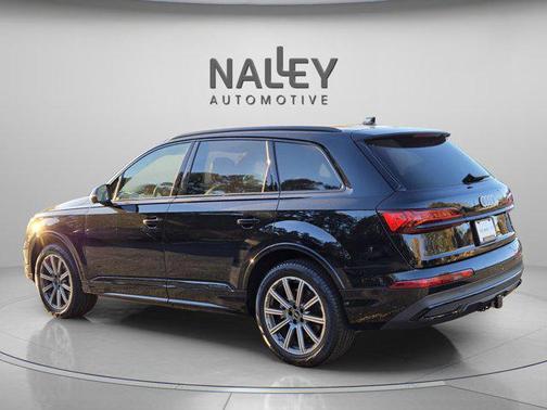 2023 Audi Q7 45 Premium Plus