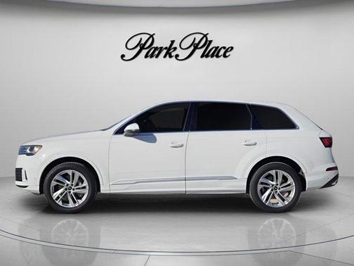 Carrara White 2022 Audi Q7 45 Premium