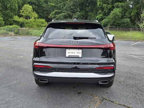 Mythos Black Metallic 2026 Audi Q5 Premium Plus TFSI quattro S tronic