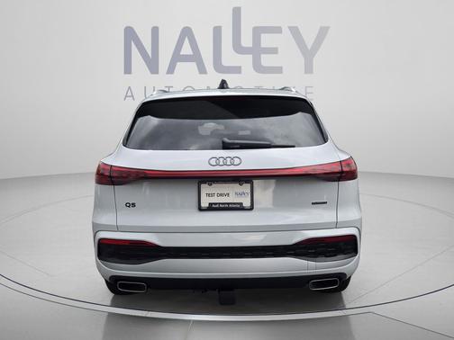Glacier White Metallic 2026 Audi Q5 Premium Plus TFSI quattro S tronic