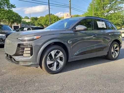 2025 Audi Q6 e-tron Premium Plus quattro