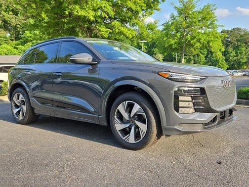 2025 Audi Q6 e-tron Premium Plus quattro