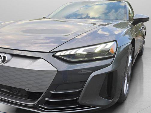 2022 Audi e-tron GT Premium Plus