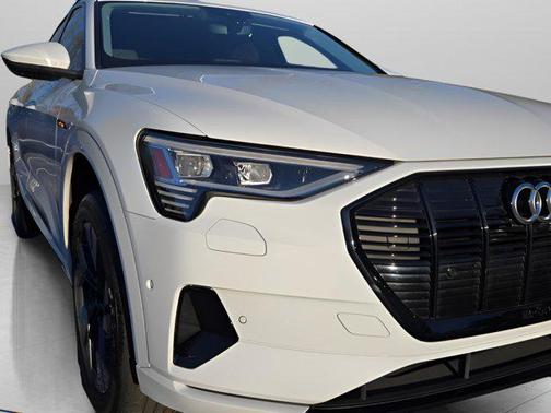 2021 Audi e-tron Premium