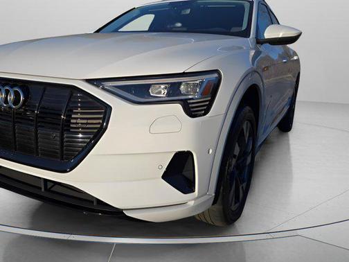 2021 Audi e-tron Premium