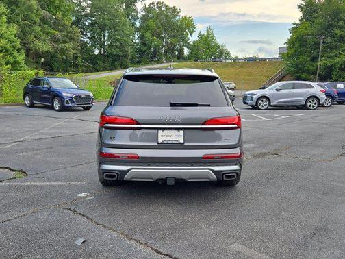 2025 Audi Q7 55 Premium Plus