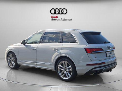 2025 Audi Q7 55 Premium Plus