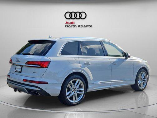 2025 Audi Q7 55 Premium Plus