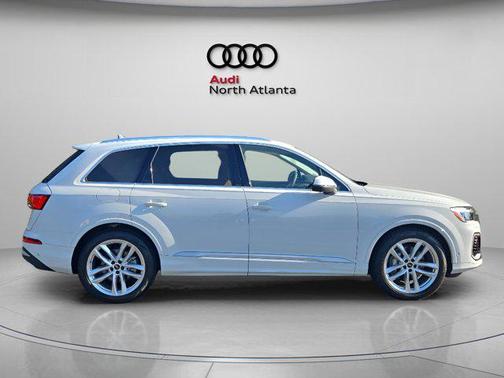 2025 Audi Q7 55 Premium Plus