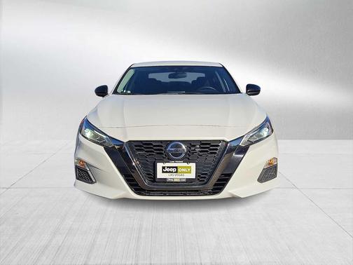 2022 Nissan Altima SR FWD