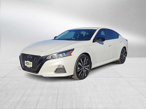 2022 Nissan Altima SR FWD