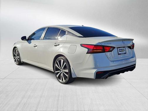 2022 Nissan Altima SR FWD