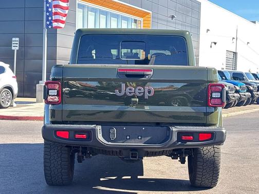 Sarge Green Clearcoat 2022 Jeep Gladiator Rubicon