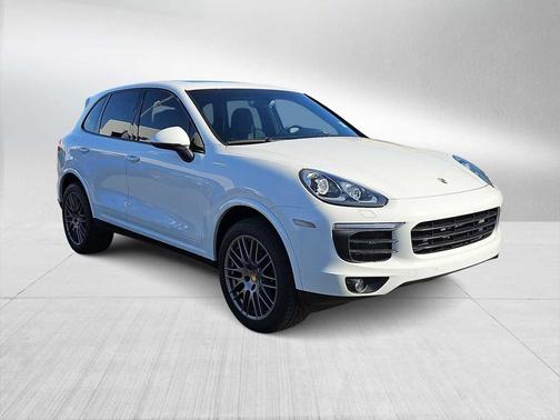 2017 Porsche Cayenne Platinum Edition