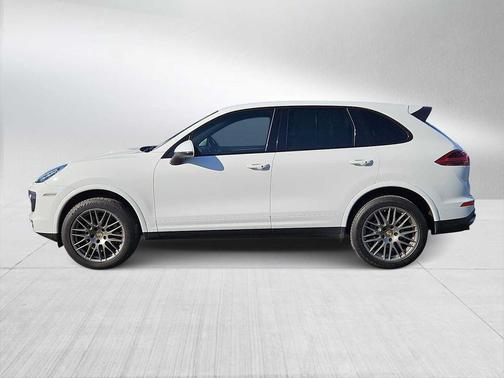 2017 Porsche Cayenne Platinum Edition