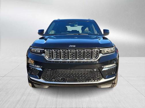 2022 Jeep Grand Cherokee Summit