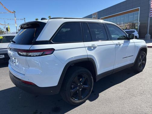 2024 Jeep Grand Cherokee Altitude