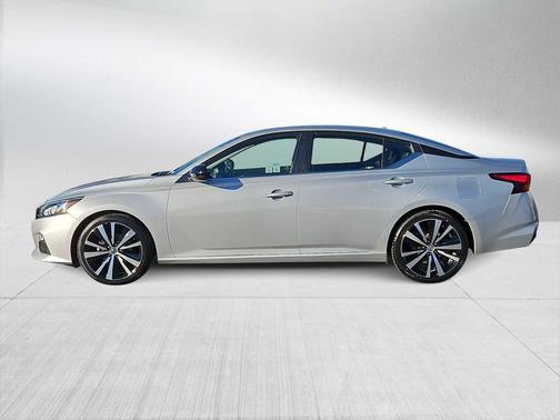 2021 Nissan Altima SR FWD